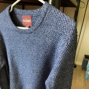 Alesbury blue men’s pullover hoodie. Great condition, mens small.